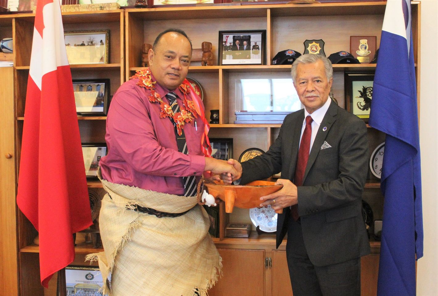 Forum Secretary General meets Honourable Hu’akavameiliku